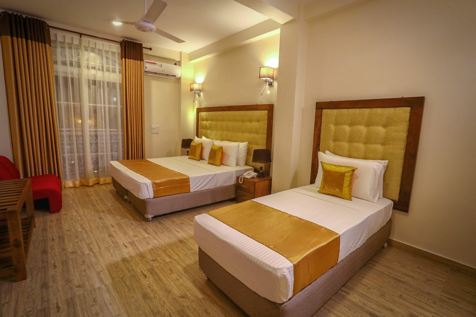 Vendol Maliga Edge Hotel Kandy Exterior photo